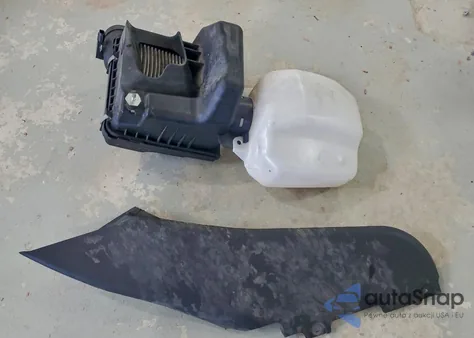 2014 Subaru Forester 2.5I Premium из США, поврежденный, VIN JF2SJAEC3EH474632